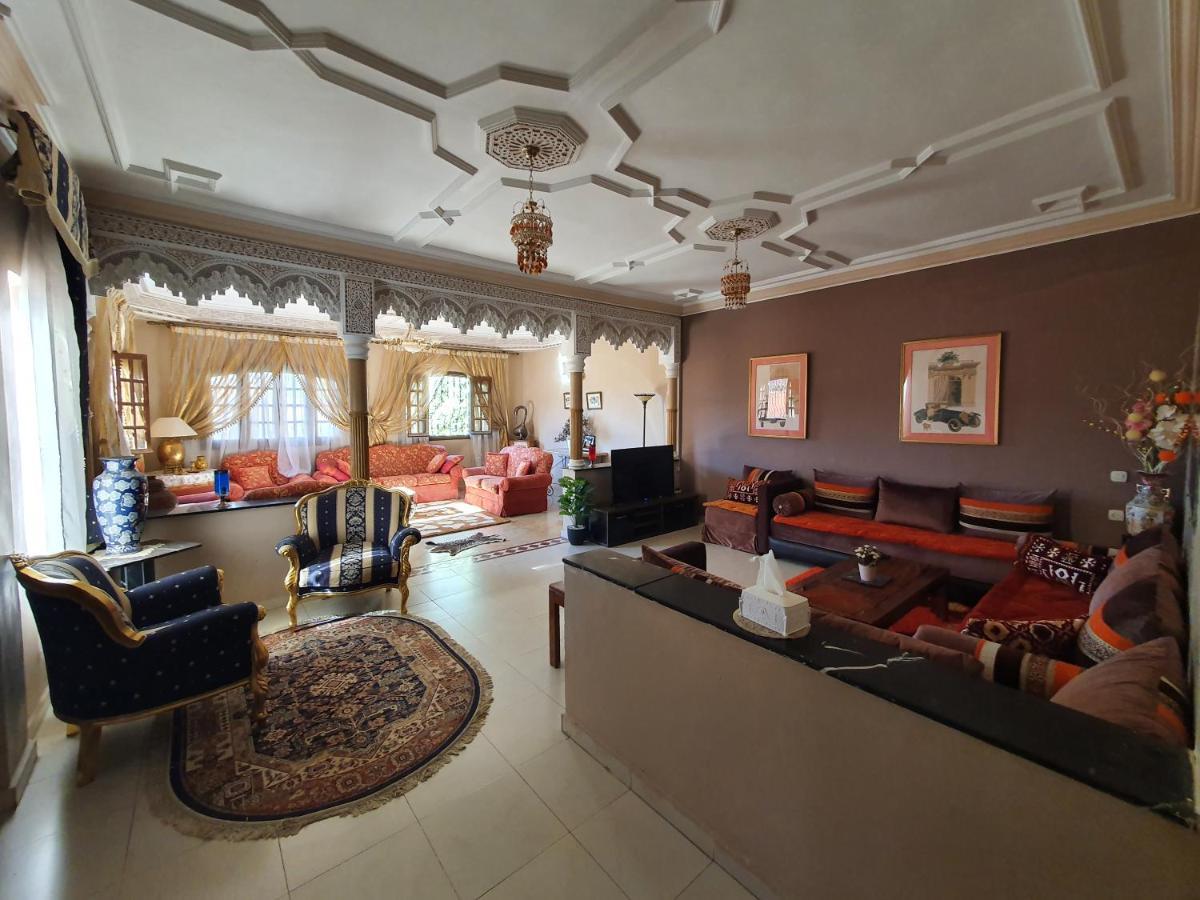 Oranger Family House Center, Private Large House, Terasse Garden View, Free Parking Appartement *