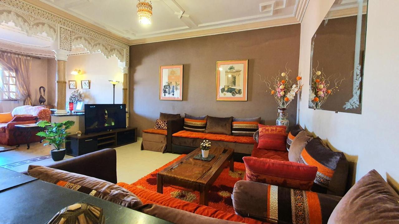 Oranger Family House Center, Private Large House, Terasse Garden View, Free Parking Apartamento *